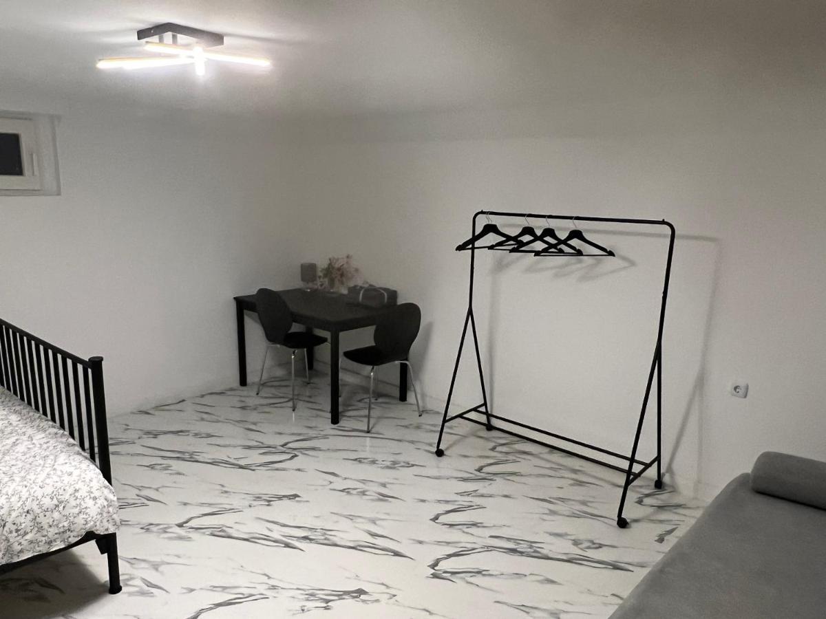 Nice Calm Souterrain Appertment In Ratingen Exterior photo